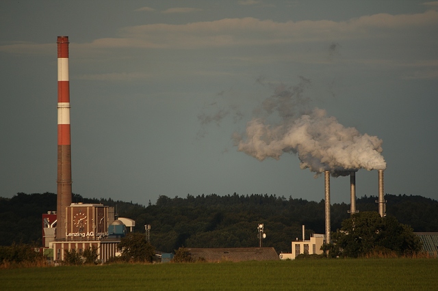 7.5.climate.factory-chimney-5184x3456_48662